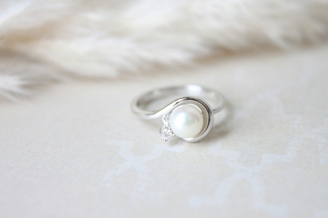 What is June's Birthstone